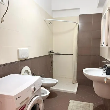 Relaxing Balcony Escape - Free Parking -5 Guests Lejlighed *